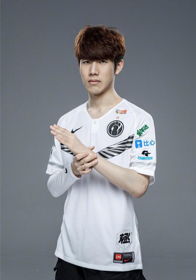 体育中国足 体育中国足