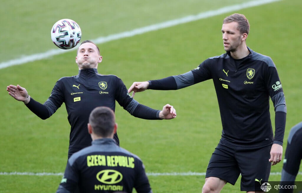 也在无形中 也在无形中